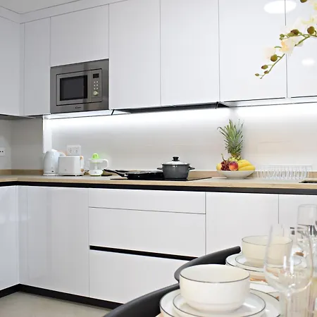 Bright Duplex In Centre 公寓 *